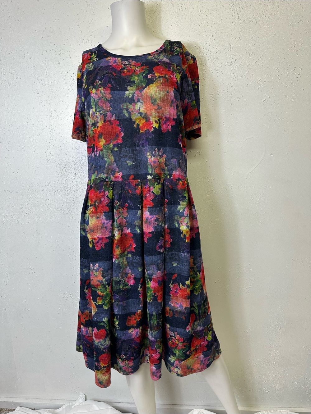 LulaRoe AMELIA 2XL FLORAL MULTICOLOR DRESS